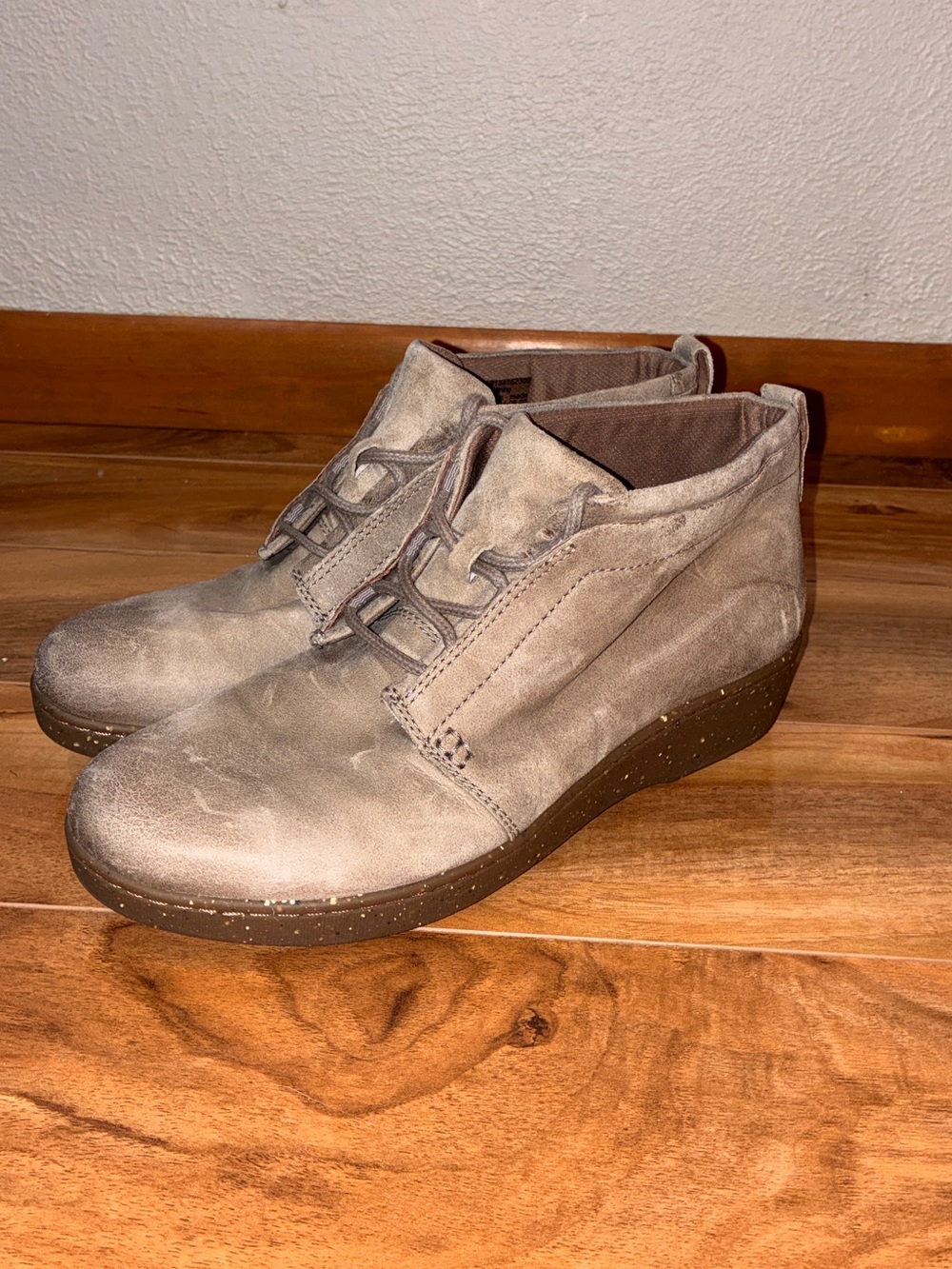 Dansko Womens Ellen Ankle Boots Gray Leather Round Toe - size 39 (US 8.5-9)